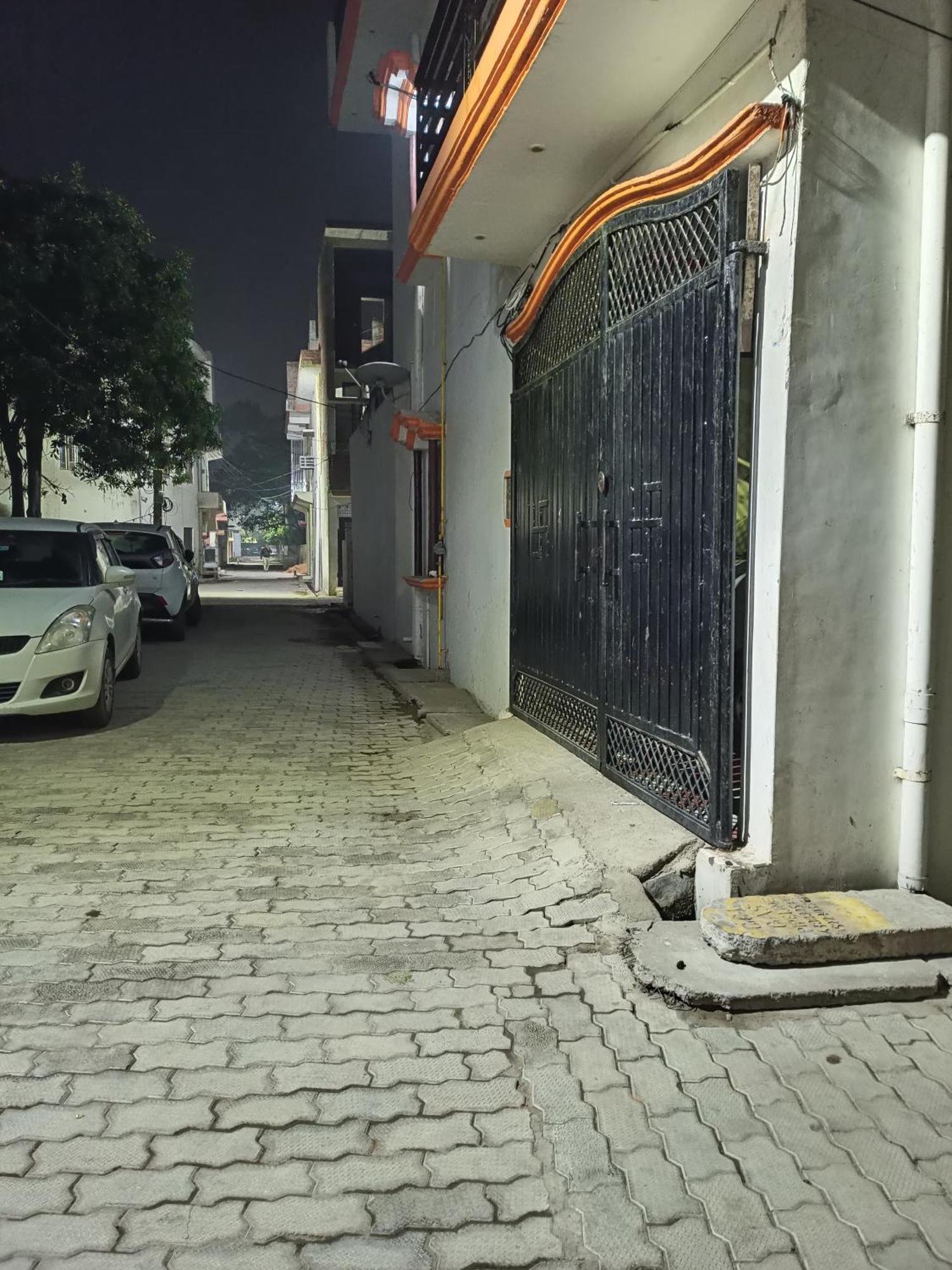 Girija Shail Bhavan Ayodhya Luaran gambar